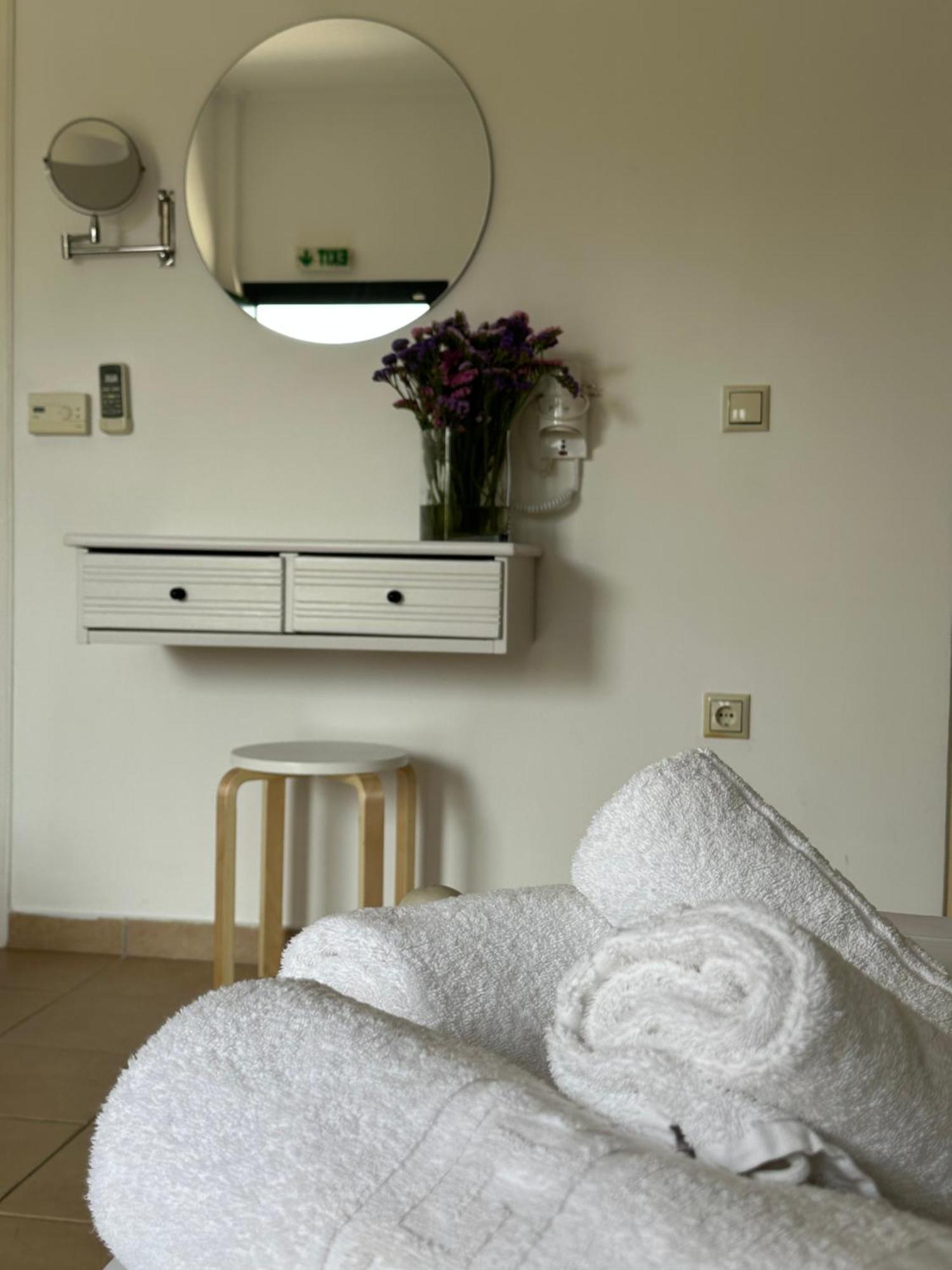 Voulas Apartments Stoúpa Quarto foto